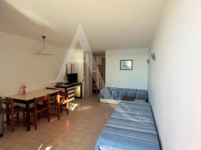 STUDIO 4 PERS RES 1ERE LIGNE MER AVEC PISCINE